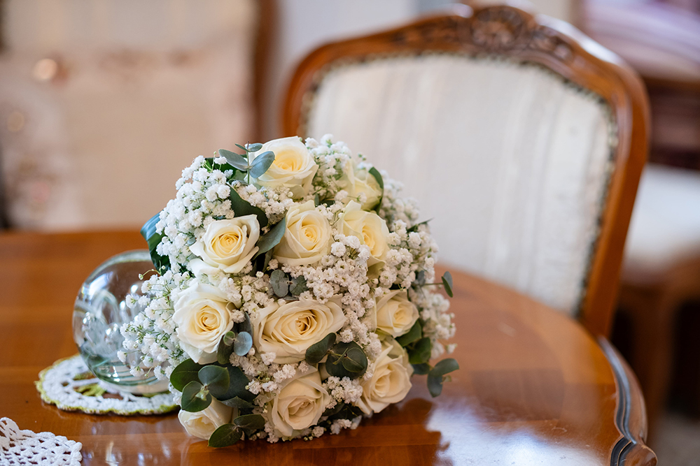 Bouquet de la mariée pendant les préparatifs à La Seyne-sur-Mer