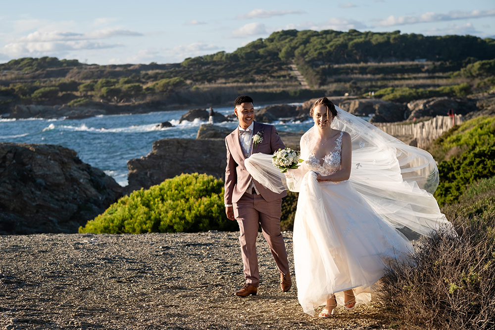 Voile au vent, couple au Gaou, ambiance naturelle